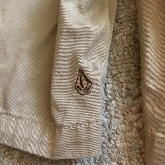 Volcom shorts - Picture 5 of 6